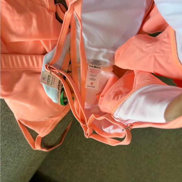 LAST PRICE🍒🤍 AMAZON tropical print swimming set 🧡 - Picture 13 of 13